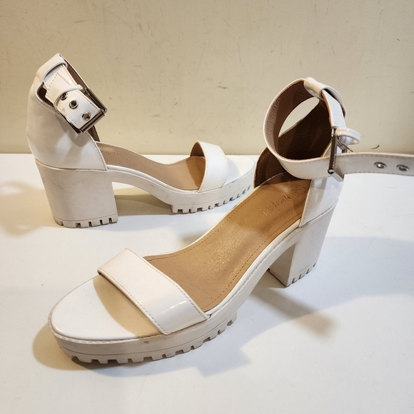 Nasty Gal White Platform Wrap Ankle Sandals size 9 - Picture 1 of 14